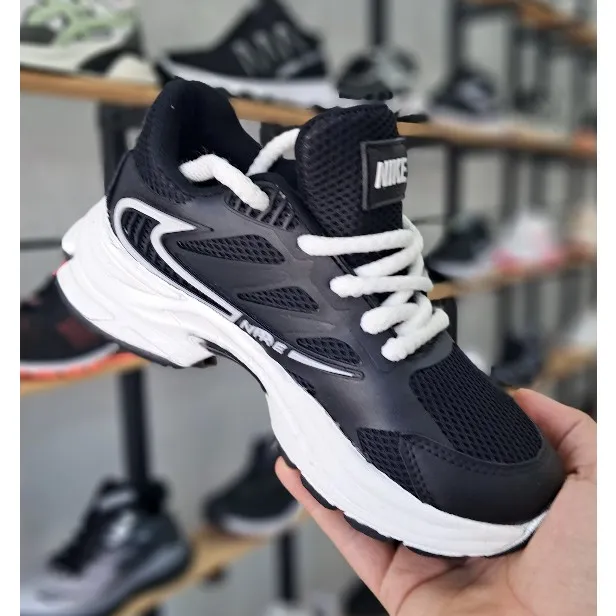 کفش اسپرت زنانه نایک رنگ مشکی سایز 38