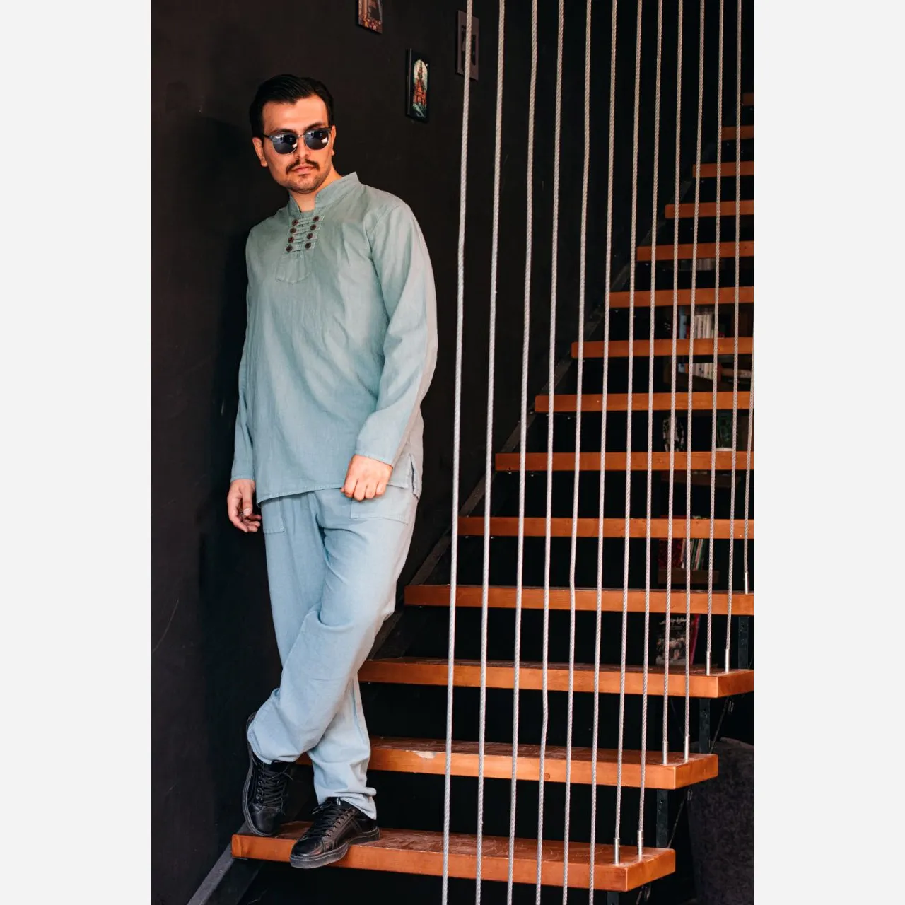 پیراهن مردانه الیاف طبیعی 100 درصد پنبه مدل هشت دکمه رنگ فیلی