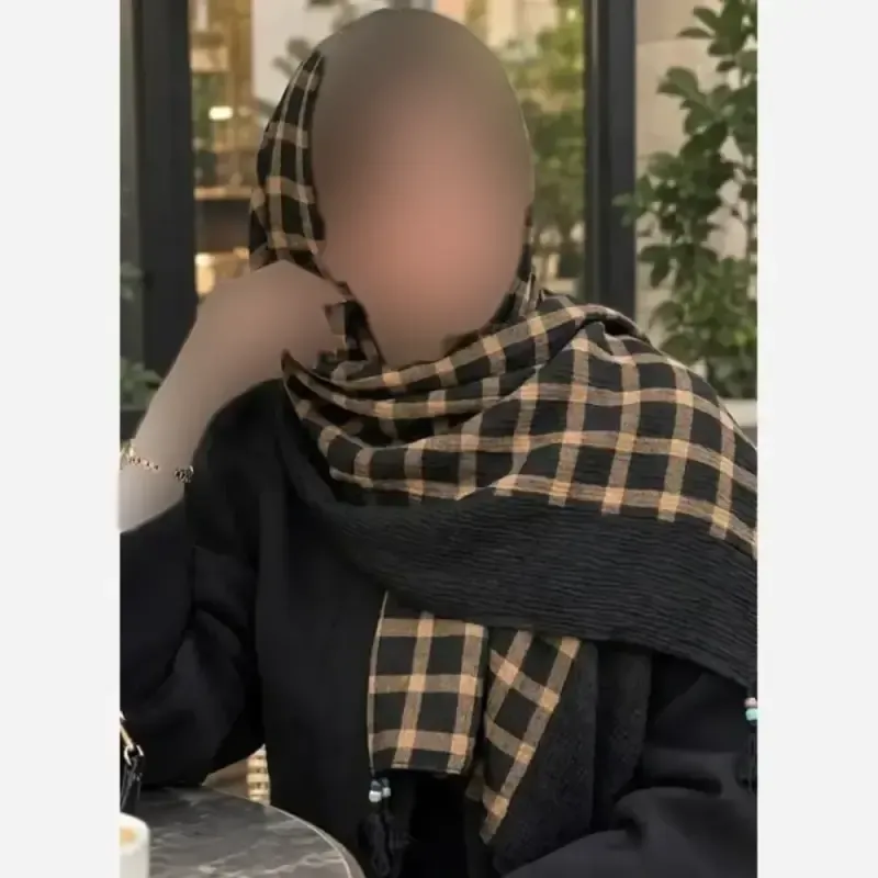شال پاییزه پلیسه دو تیکه دور گان دار و منگوله مهره ای سایز 198 در 75 سانتیمتر